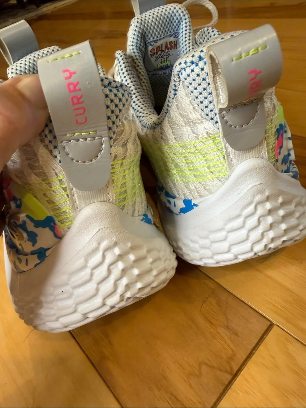 Under Armour Curry Splash Party Basketball Sneakers Sz 10 Tan Blue Pink VGUC